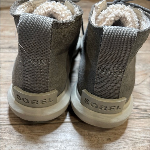 Sorel Woman’s Charcoal Suede Waterproof Fleece-Lined Boots Size 7 - Picture 9 of 11